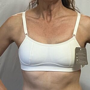 Champion shape scoop neck sports bra sz 32A white nwt